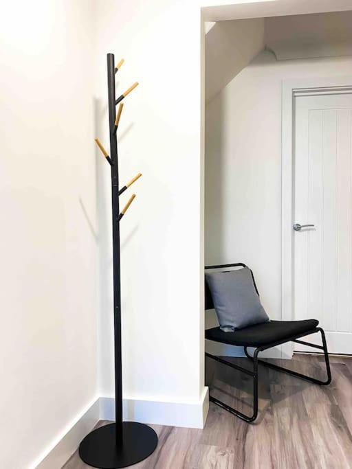 Апартаменты Modern Flat Near Train Station With Free Parking Кембридж Экстерьер фото