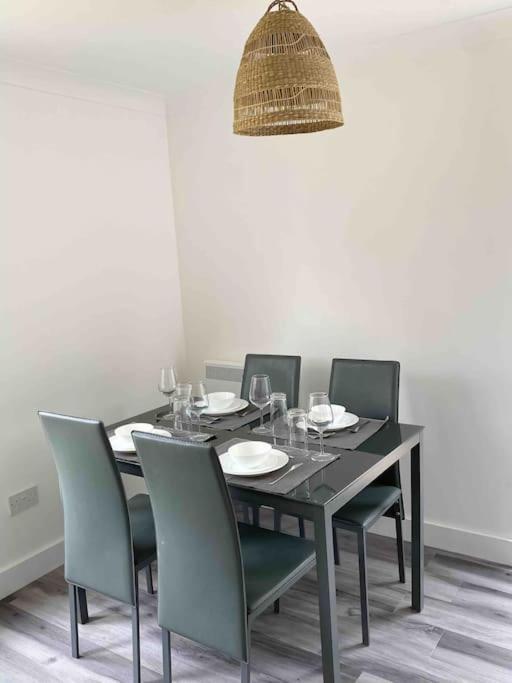 Апартаменты Modern Flat Near Train Station With Free Parking Кембридж Экстерьер фото