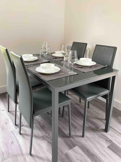 Апартаменты Modern Flat Near Train Station With Free Parking Кембридж Экстерьер фото